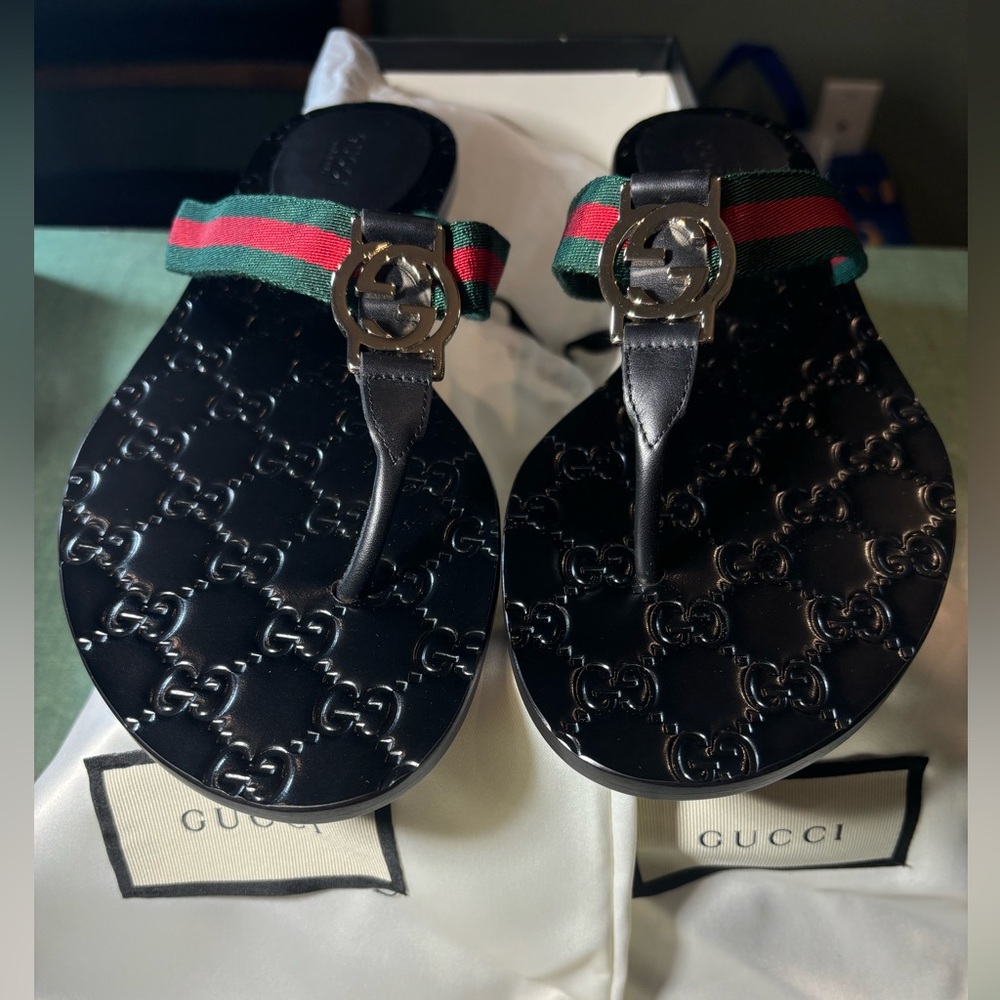 New Authentic Gucci flip flop Slides size 39